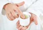 How to use a lubricating gel?