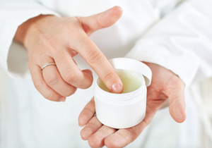 How to use a lubricating gel?